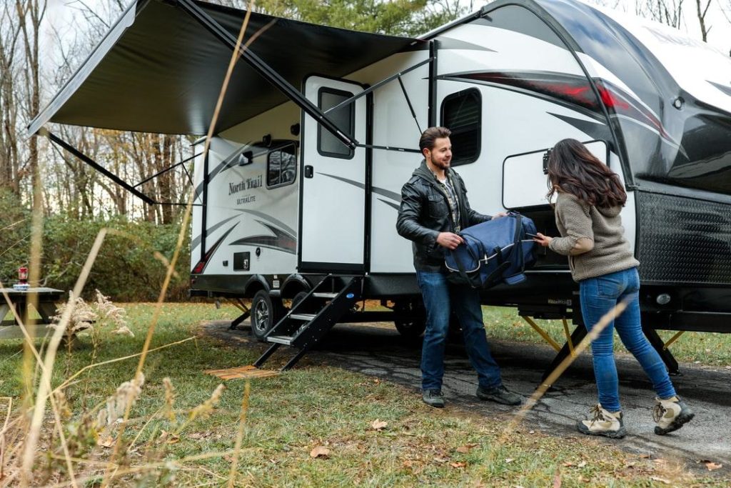 Man and Woman with Ecoflow Delta RV